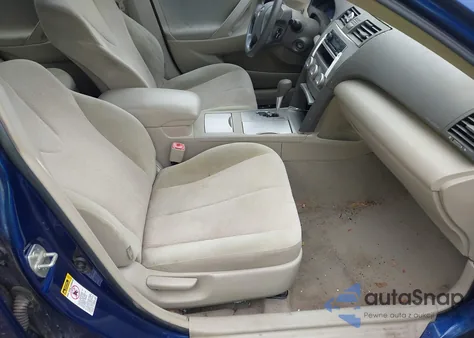 2010 Toyota Camry Le z USA, uszkodzony, nr VIN 4T4BF3EK1AR028906